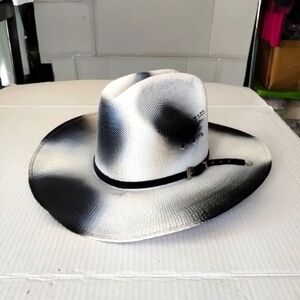 Formosan Men Black & White Cowboy Western Hat Rodeo Ranch Head Diameter 22 Inche